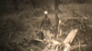 日本軍に虐殺された朝鮮人従軍慰安婦とされる映像のキャプチャー（死体のように見える部分はカットしてある）