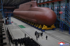 北朝鮮の戦略原子力潜水艦（朝鮮中央通信）